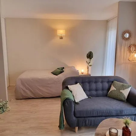 Apartmán De *